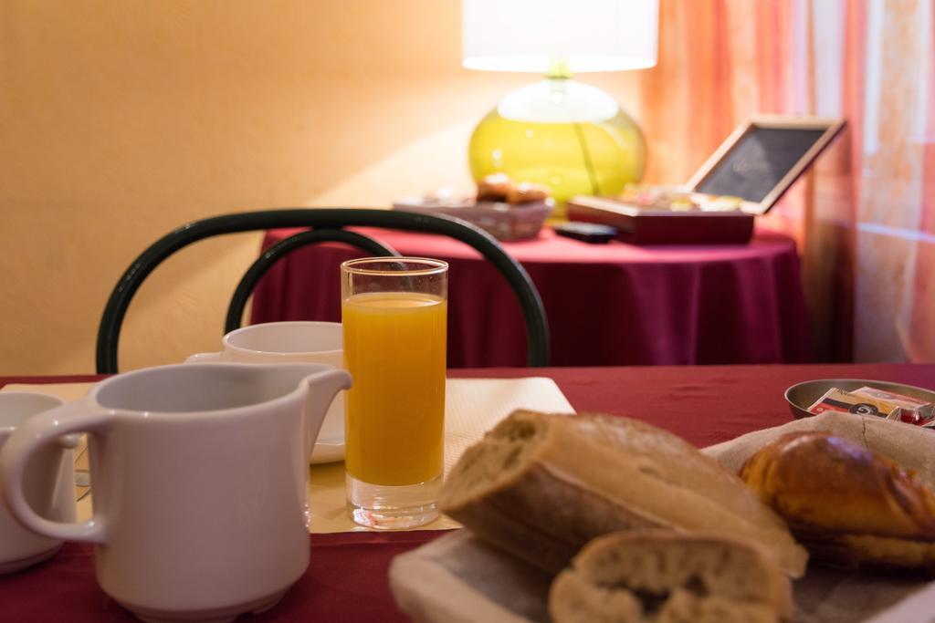 טולון Hotel Jaures מראה חיצוני תמונה