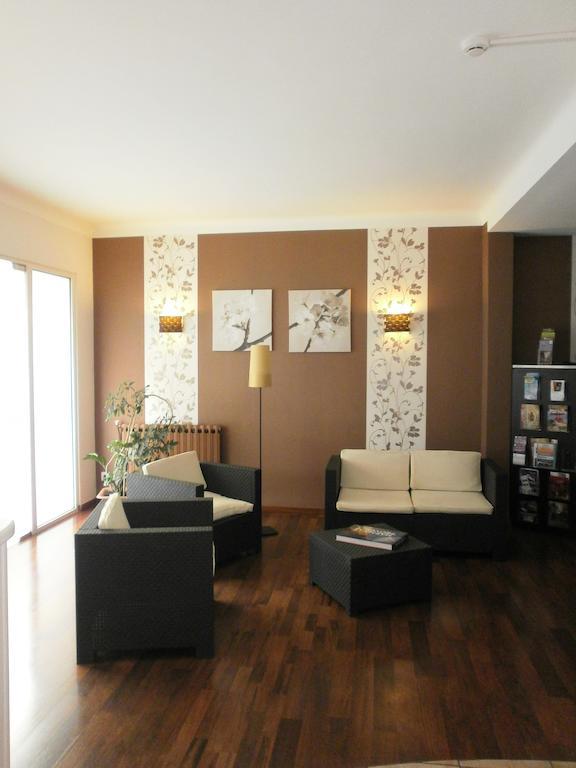 טולון Hotel Jaures מראה חיצוני תמונה